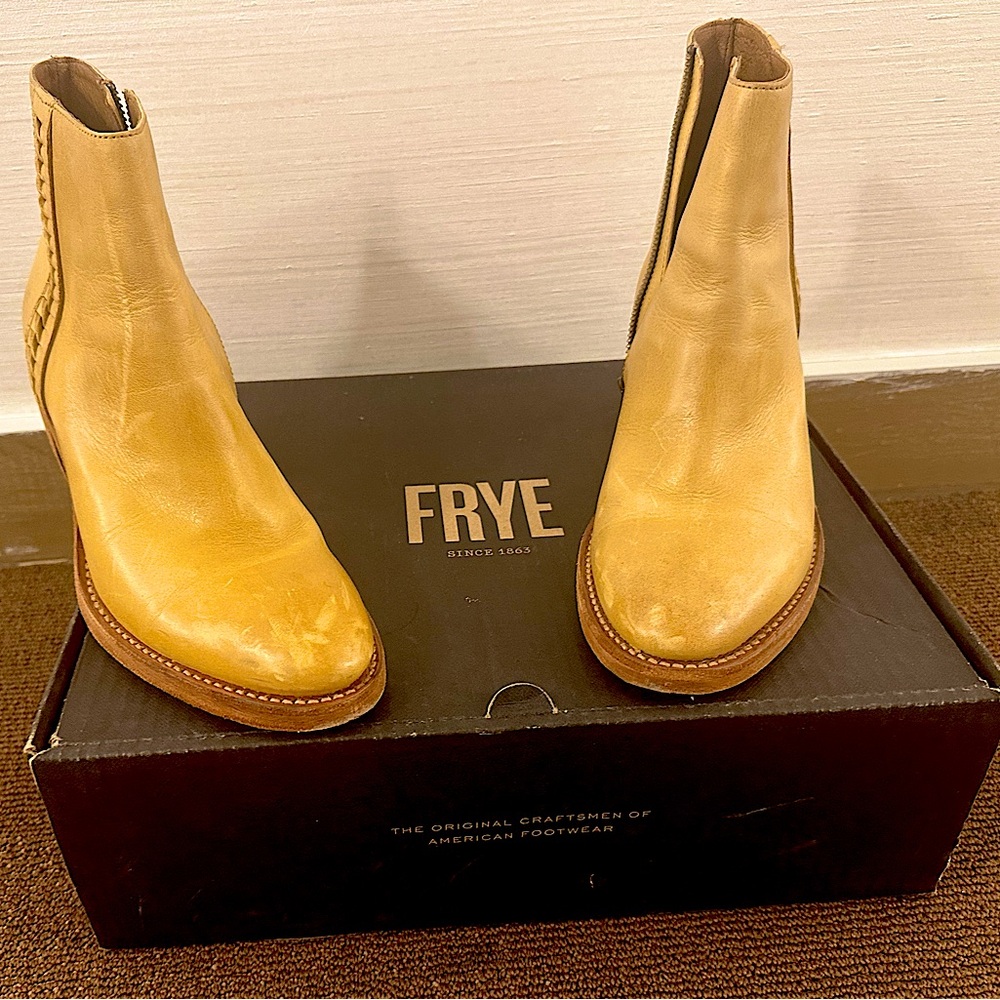 FRYE Rosalia booties